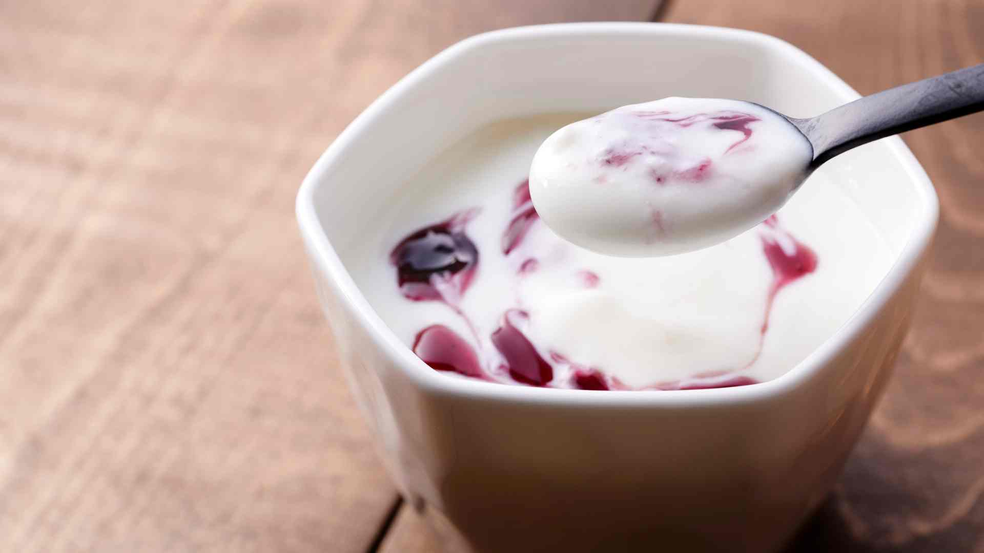 prevención del cáncer de colon: beneficios del yogur natural y los probióticos Bifidobacterium para una microbiota intestinal saludable en Hospital Ochoa.