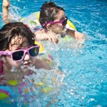 En verano hay que tener especial cuidado con las otitis