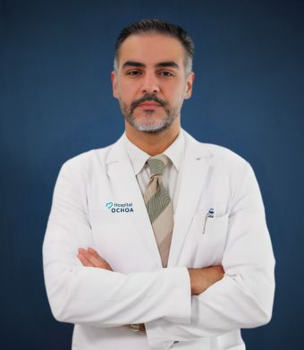 Dr. Ali Nowrouzi especialista en oftalmología en Hospital Ochoa, Marbella.