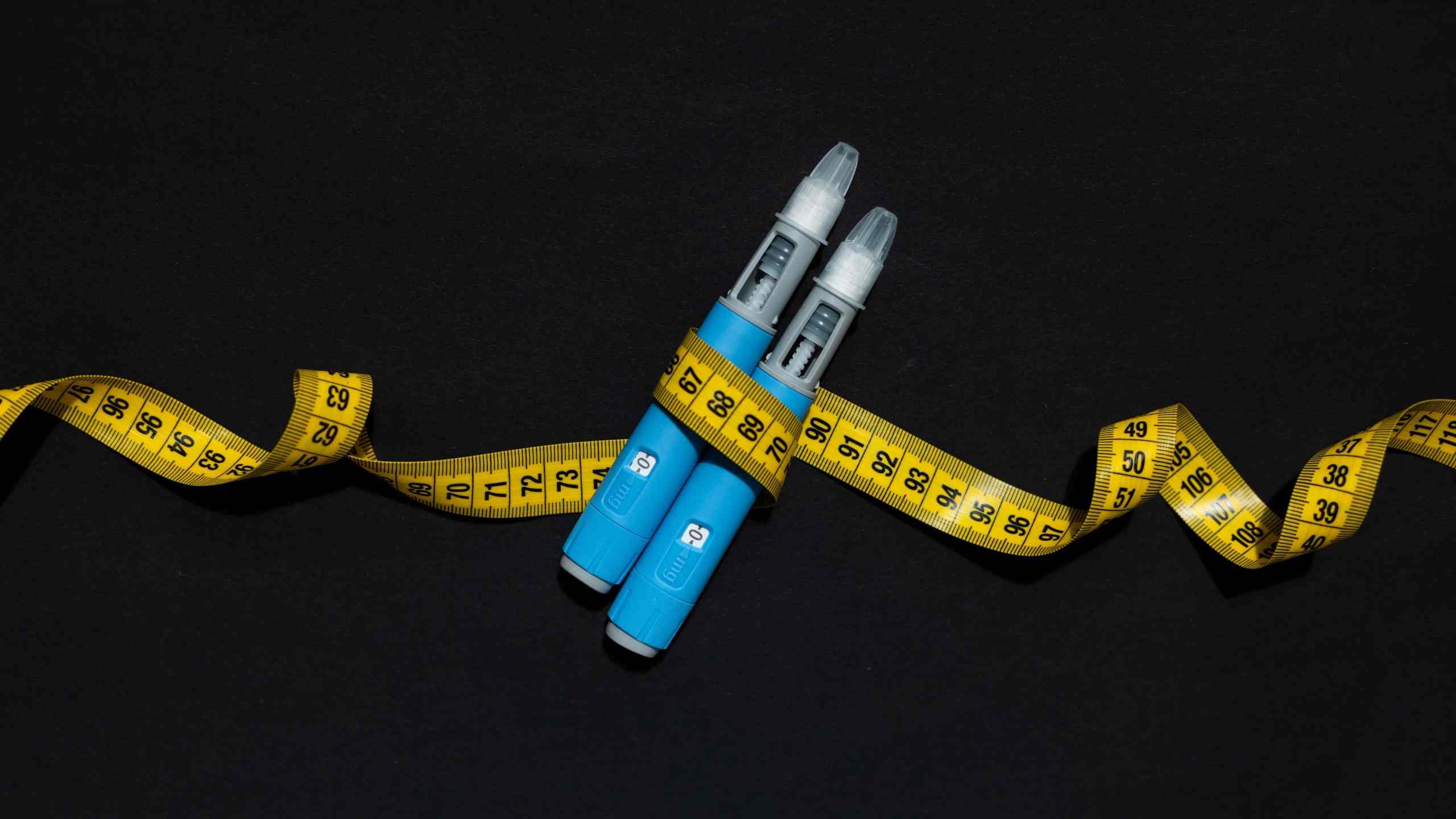 Dr. José Luis Guijarro Arcas de Hospital Ochoa explicando el uso de Ozempic para adelgazar y el control médico de la semaglutida en Marbella.